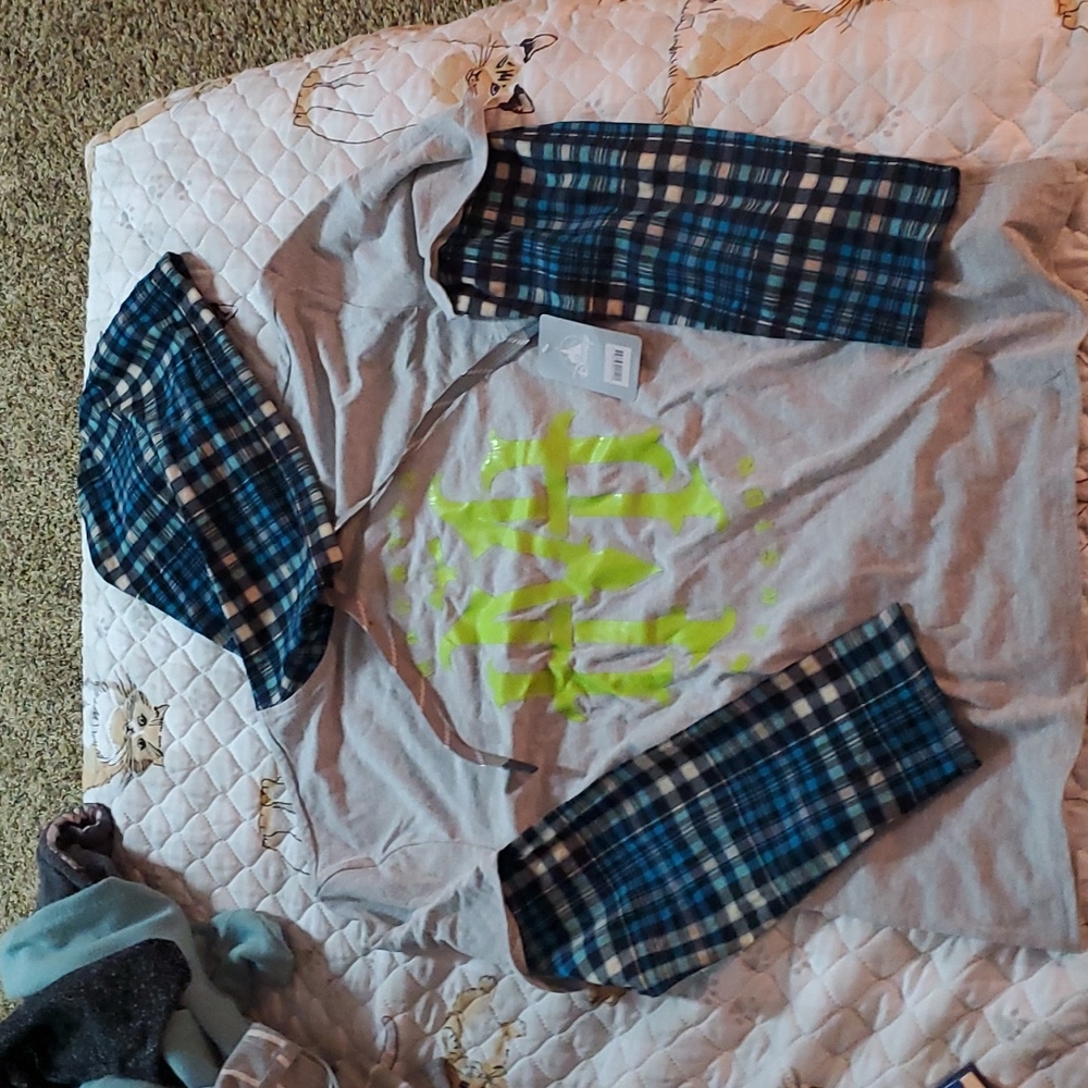 BRAND NEW W/TAGS Men's Haunted Mansion Layered Hoodie Tee